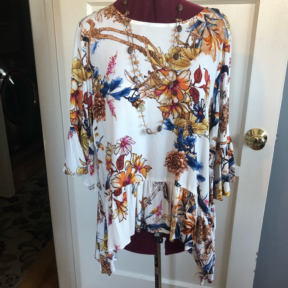 Floral ruffle blouse